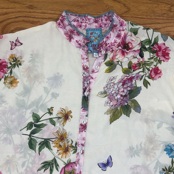 Johnny Was Wilton Silk Button Down Blouse Women’s size Medium - Picture 4 of 9